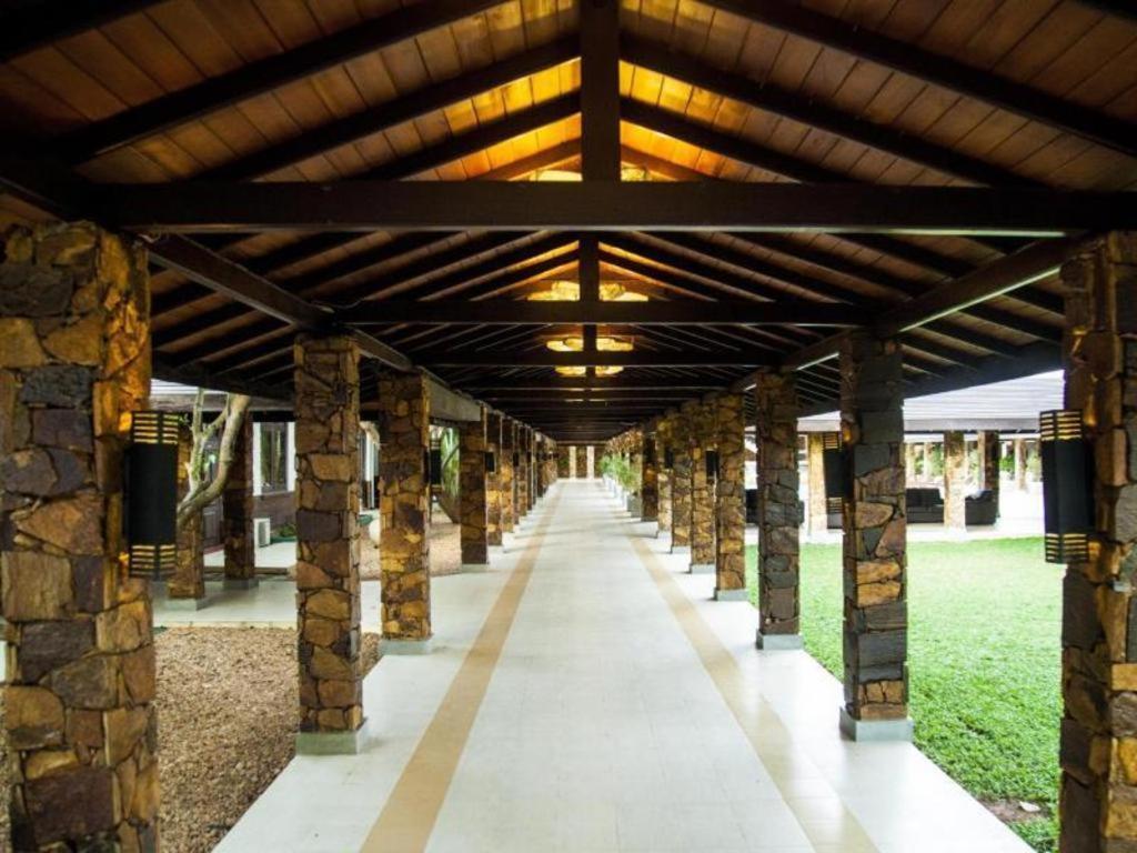 Full Moon Garden Hotel Negombo Exterior foto