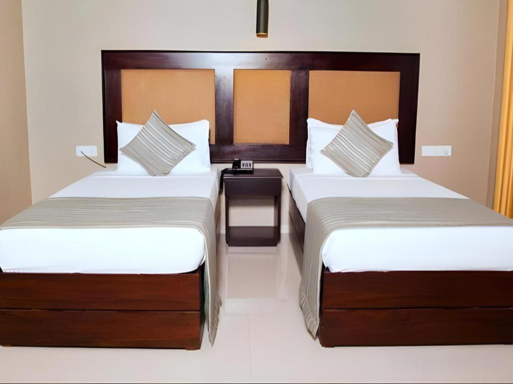 Full Moon Garden Hotel Negombo Exterior foto